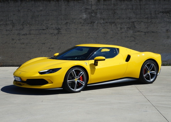 noleggio auto lusso ferrari 296 gts