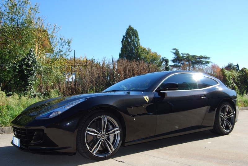 noleggio auto lusso ferrari gtc4lusso