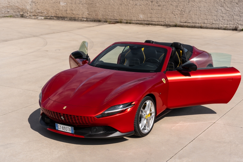 noleggio auto lusso ferrari roma spider
