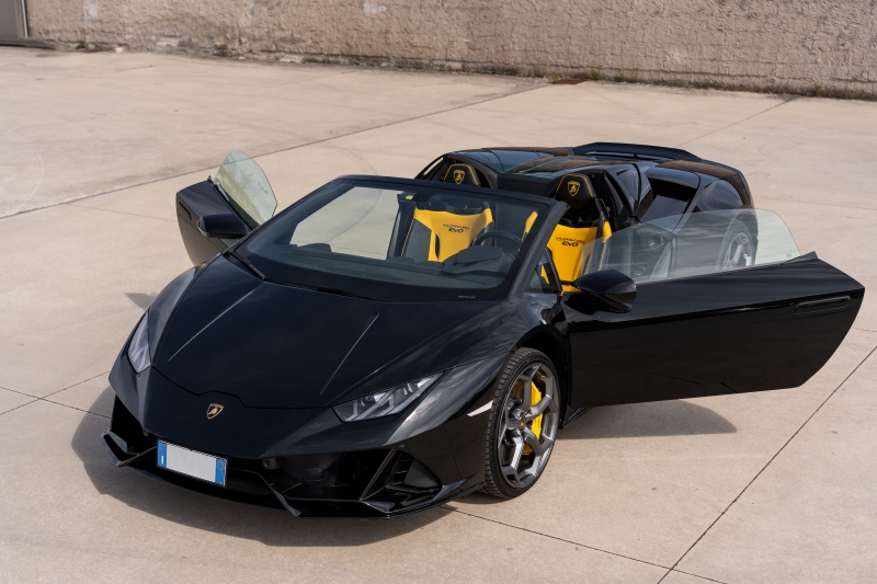 noleggio auto lusso lamborghini Huracàn evo spyder
