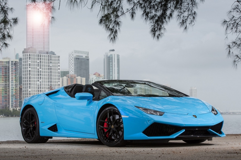 noleggio auto lusso lamborghini uracan spyder