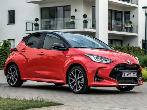 noleggio lungo termine toyota yaris senza anticipo